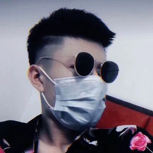 老婆爱上多人群交
